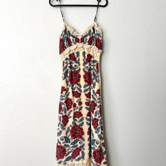 NWT FARM Rio Francesca Sand Midi Dress Cream with Red and Blue Floral Design - Picture 3 of 8